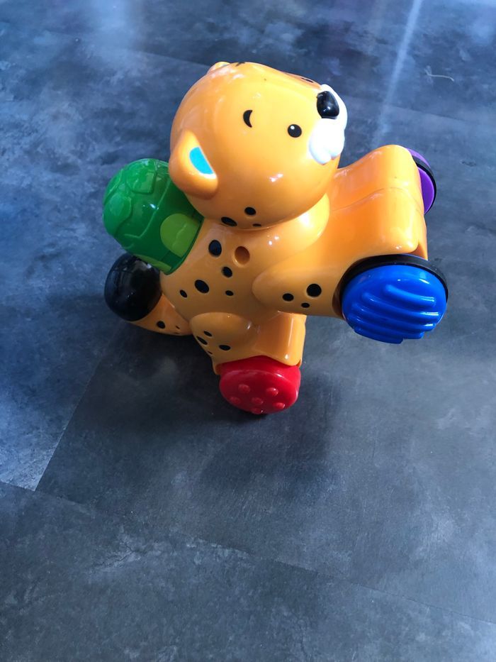 Tigre à friction, fonctionne sans pile 12/36 mois Fisher Price