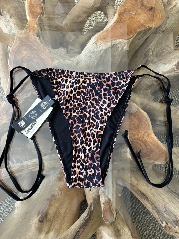 Bas de maillot de bain léopard femme ficelles