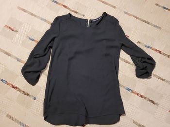 🖤 Blouse Noire Élégante | Détails Dorés & Manches Ajustables | ATMOSPHERE (T34) ✨