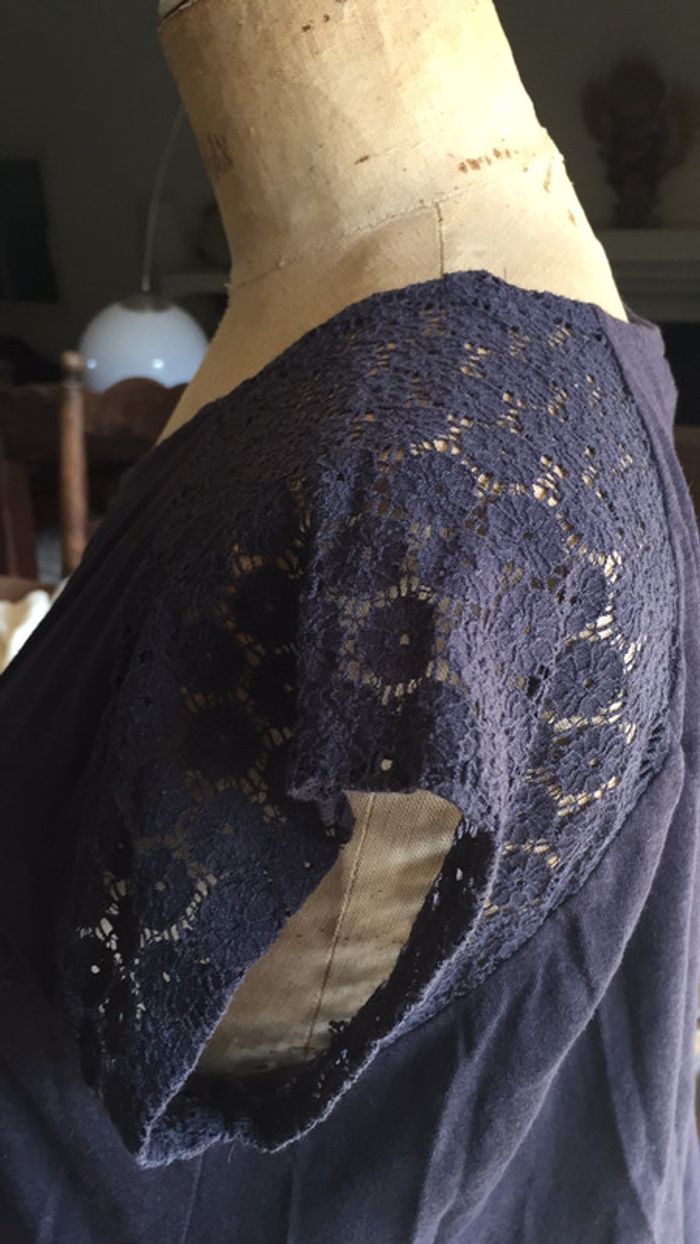 T-shirt bleu marine dentelle 42 - photo numéro 2