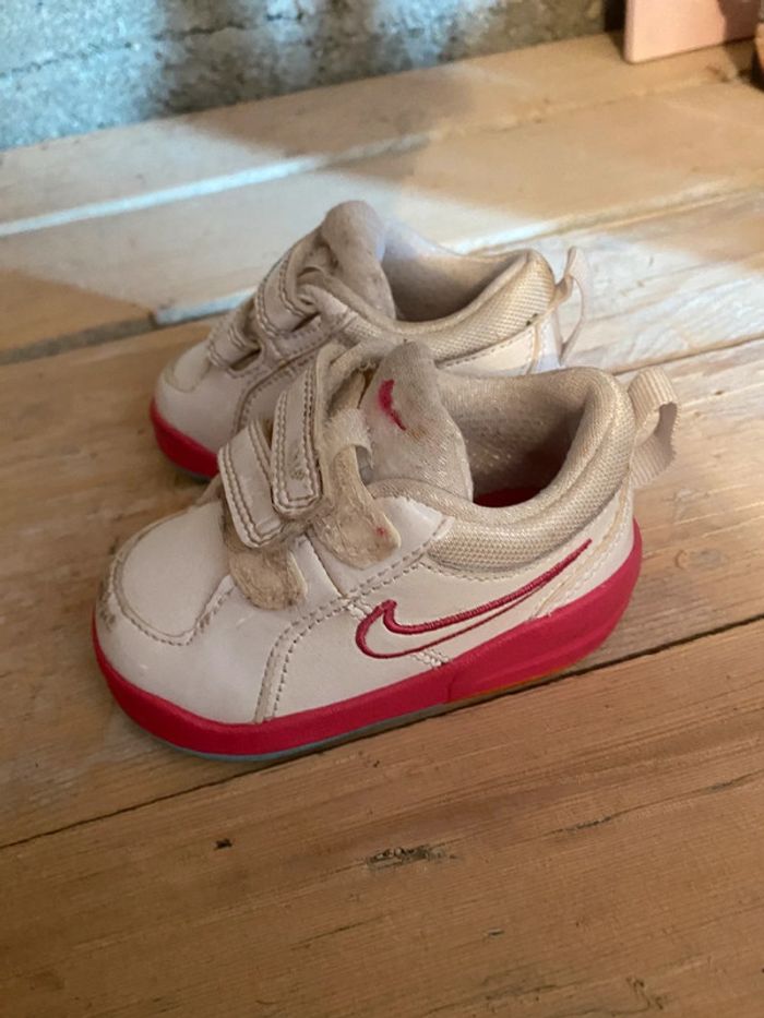 Basket Nike fille taille 19 - photo numéro 2
