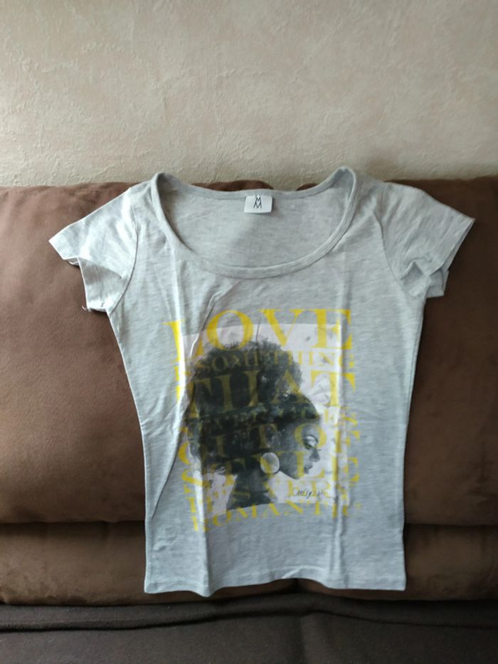 2 Tee shirts manches courtes - photo numéro 3