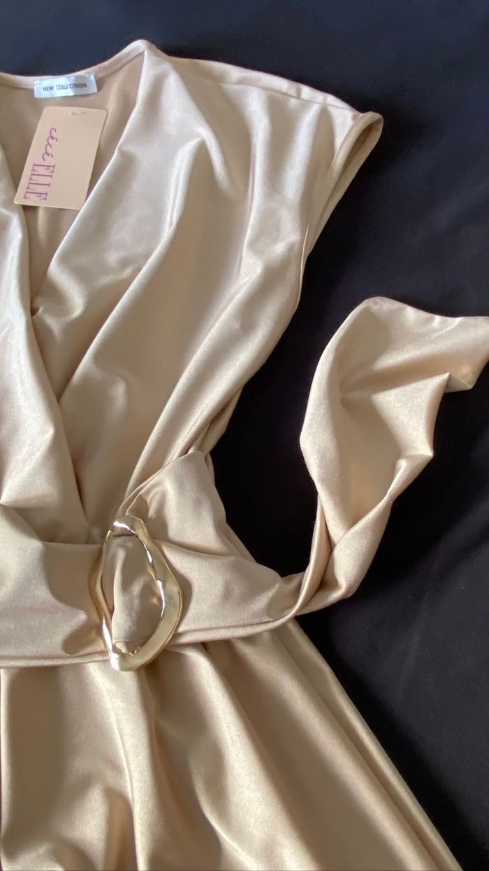 ✨ Haut / Blouse Ceinturée – Neuf avec étiquette ✨ - photo numéro 9