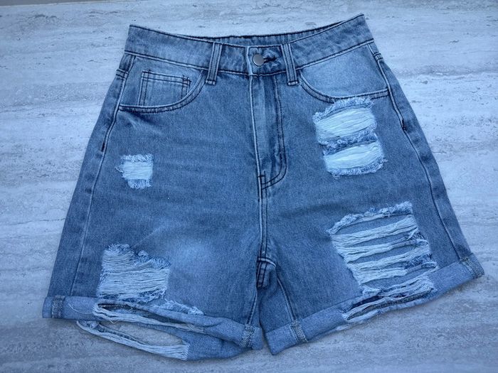 Short en jean S neuf
