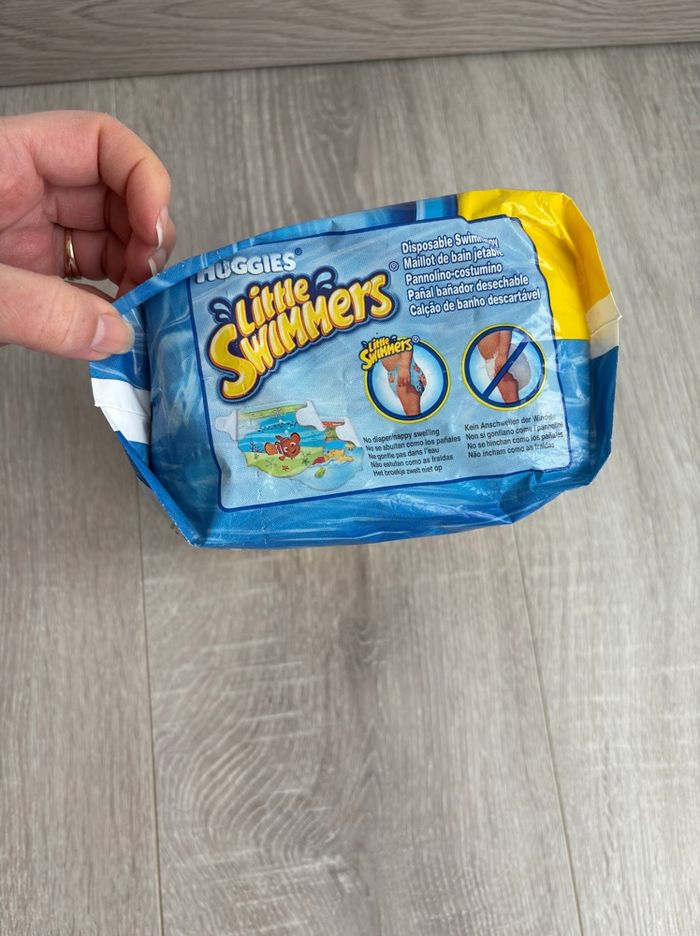 Couches de bain Huggies XS 3-6kg - photo numéro 3