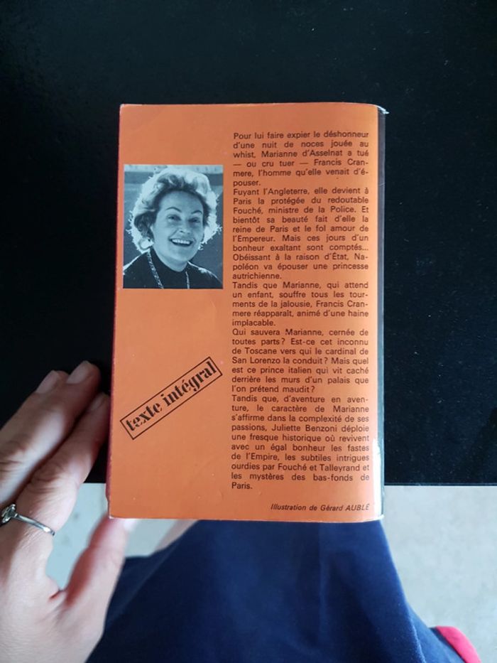 Marianne et l'inconnu de Toscane - Juliette Benzoni - photo numéro 2