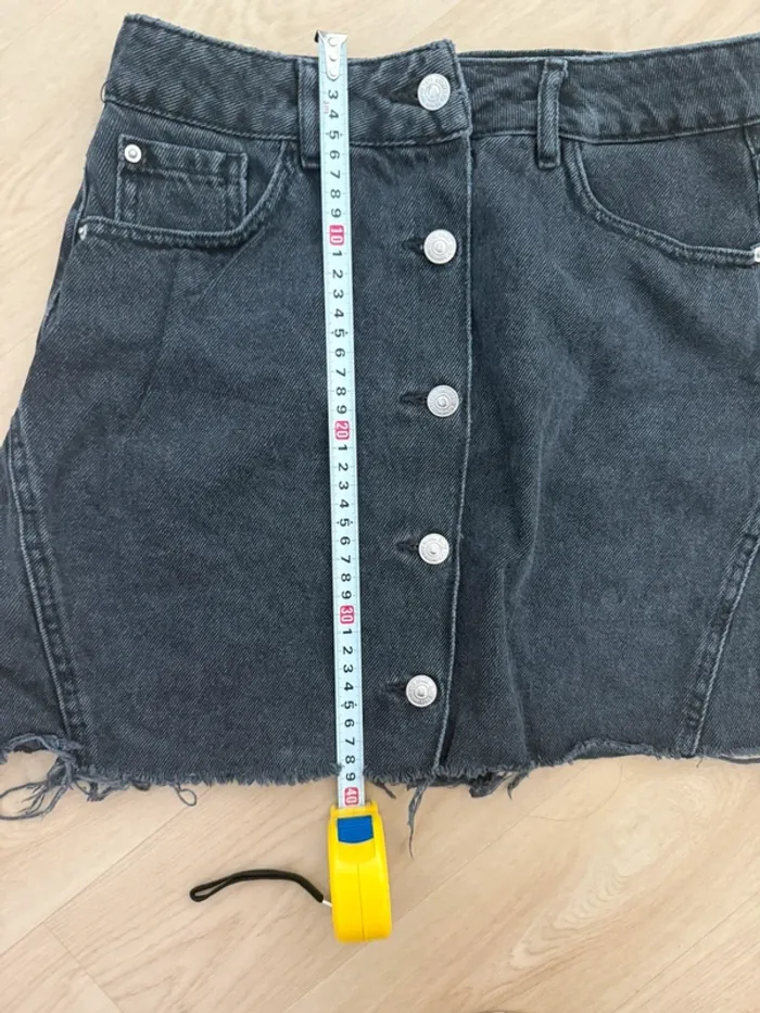 Mini jupe en jean boutonnée noire Pimkie - photo numéro 4