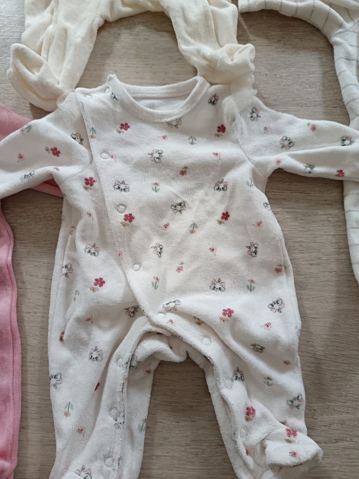 Lot de pyjamas 1 mois - photo numéro 3