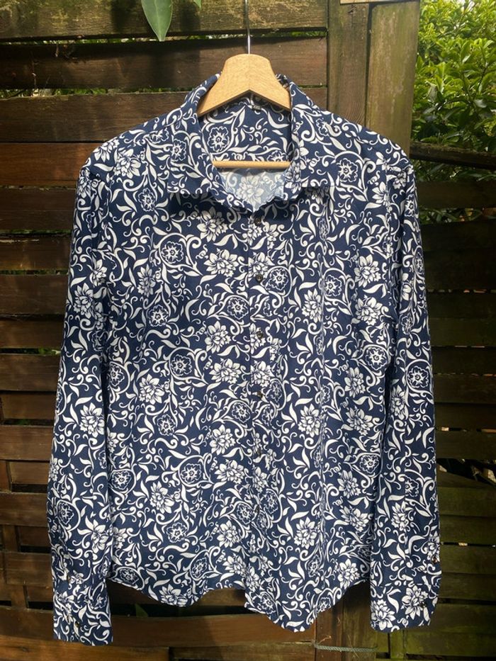 Jolie chemise fleurie