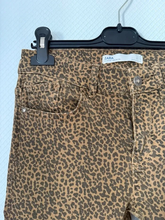 Jean léopard en très bon état taille 36 Zara - photo numéro 3