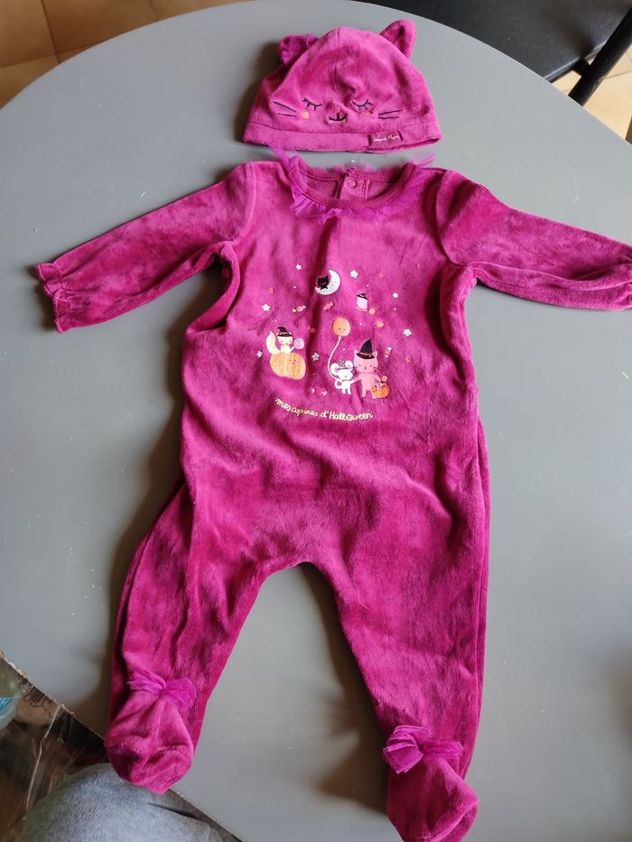 Ensemble pyjama + bonnet taille 3 mois