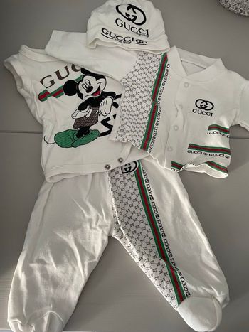 Ensemble Gucci baby