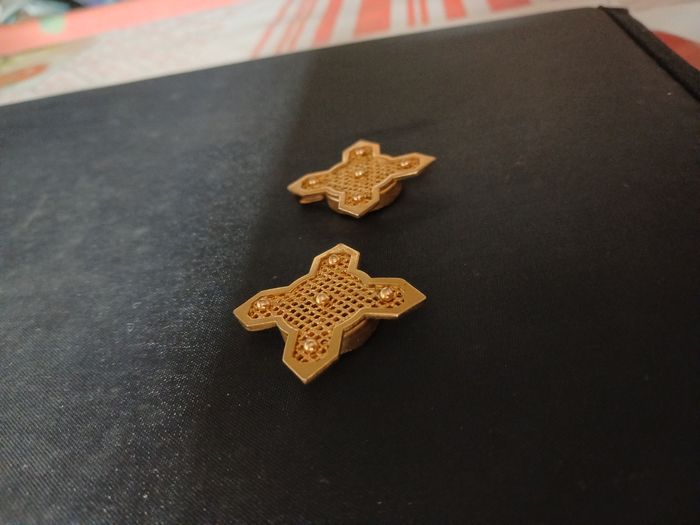 2 Pendentifs doré croix aimanté - photo numéro 2