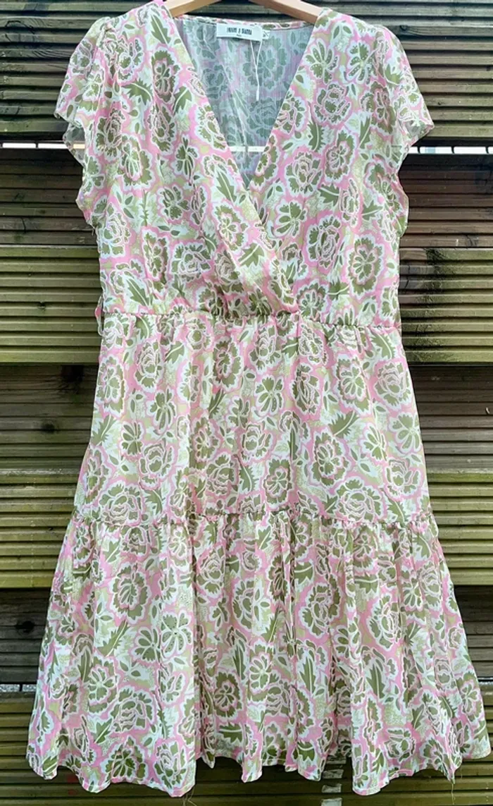 Magnifique robe fleurie couleur pastel ikone &bianka - photo numéro 6