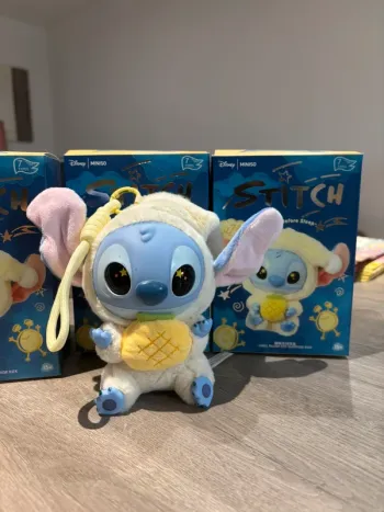 Labubu stitch jaune