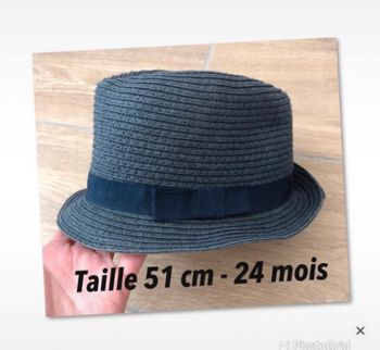 Chapeau bleu marine