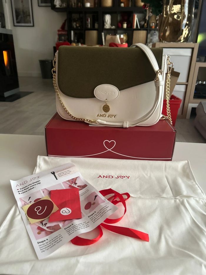 Sac à main. Bandoulière. And Joy
