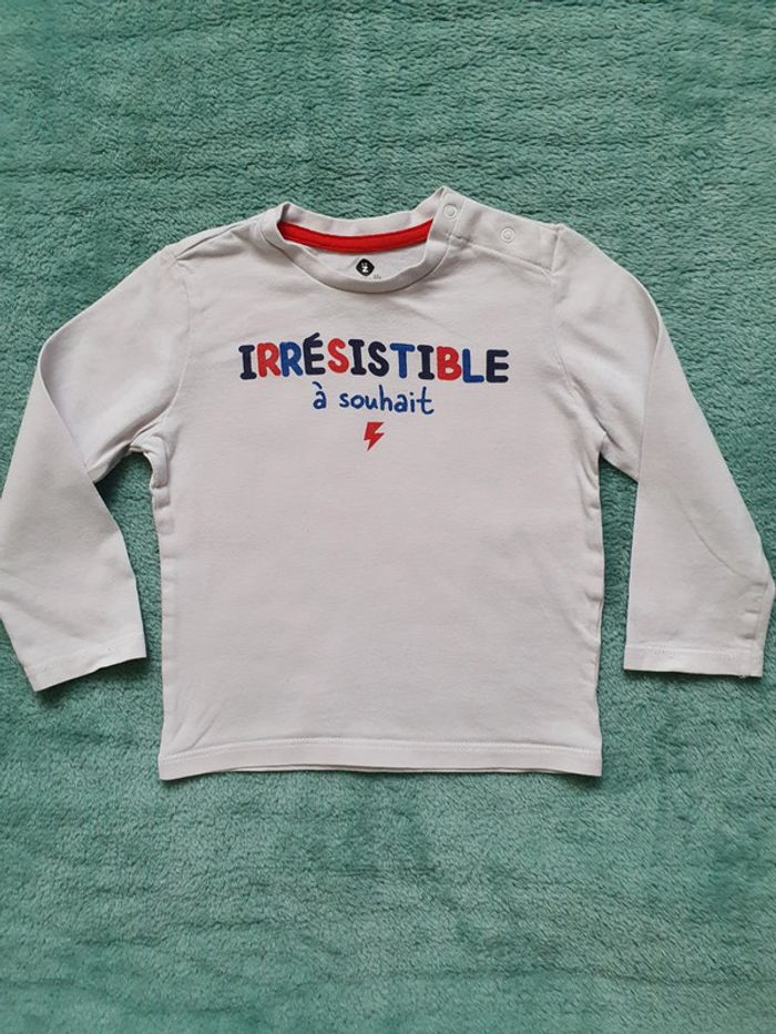 Tres beau tee-shirt 24 mois