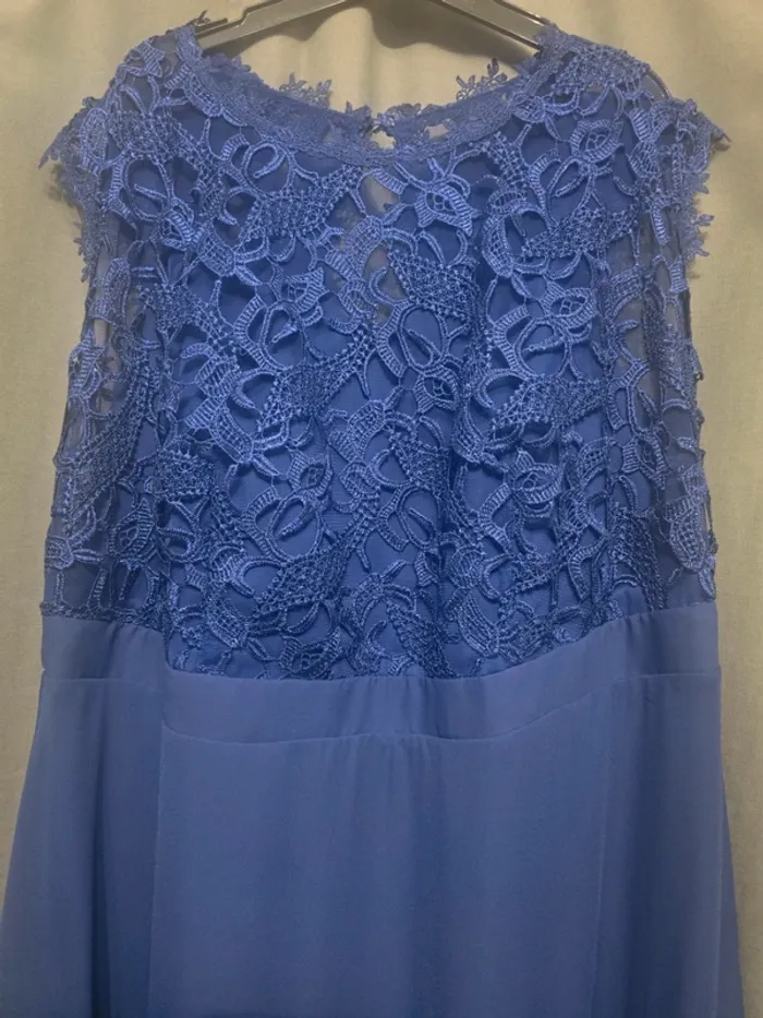 Robe dentelle - photo numéro 2