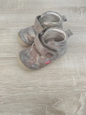 Chaussures bebe kickers pointure 20