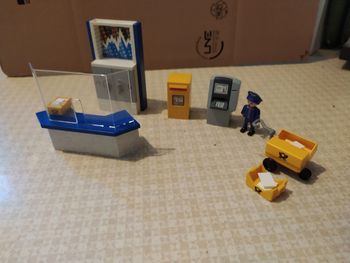 Playmobil la poste et hopital