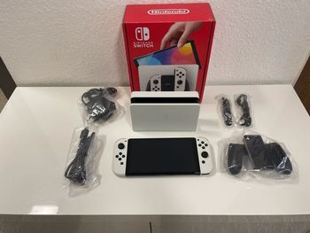 Console Nintendo Switch Oled Édition White état Neuve 