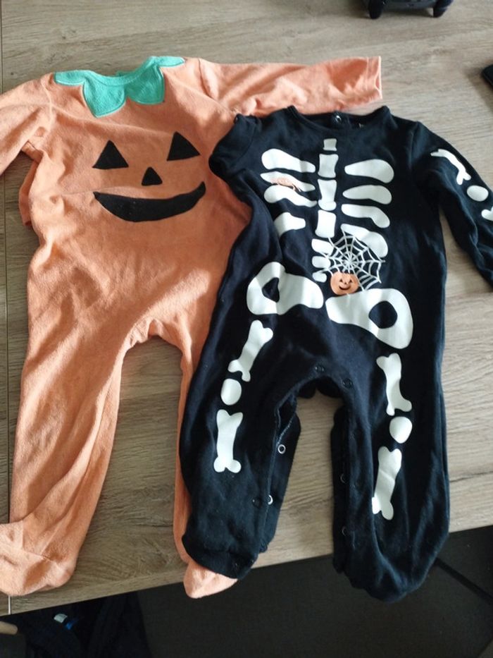 Deux pyjamas Halloween