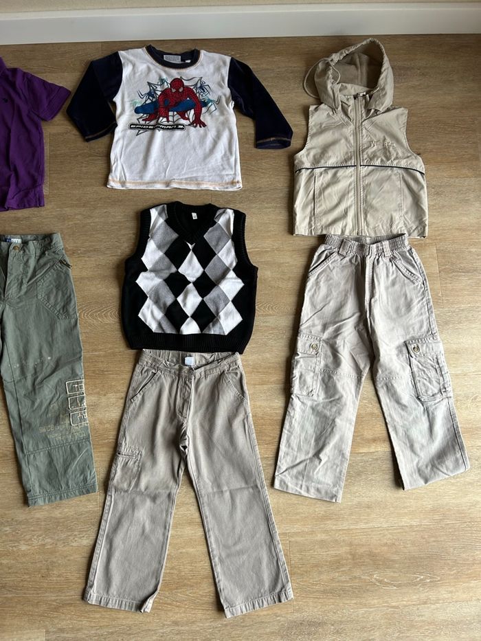 Lot vêtements garçon 6 ans – Chemises, t-shirts, pulls, pantalons - photo numéro 5