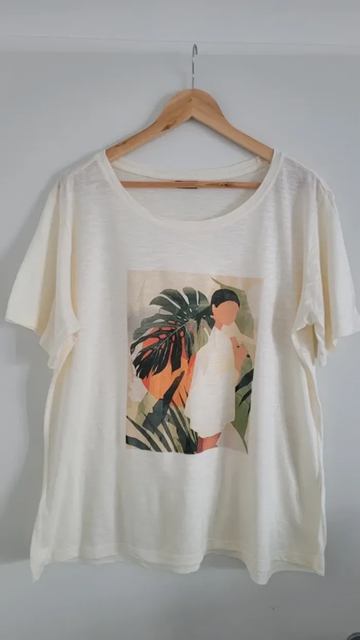 Tee-shirt blanc cassé neuf