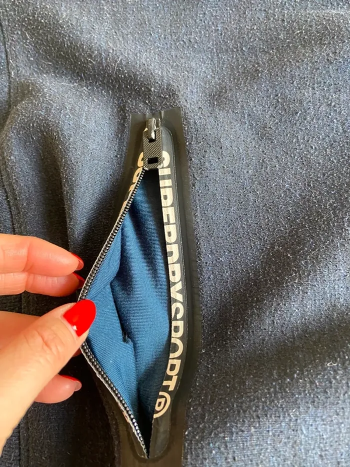 Sweat superdry taille s ou 16 ans - photo numéro 7