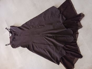 robe à bretelles marron et voile en bas Taille 36 Etam