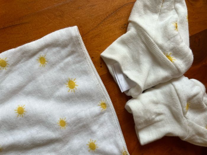 Bonnet et chaussons de naissance - photo numéro 2