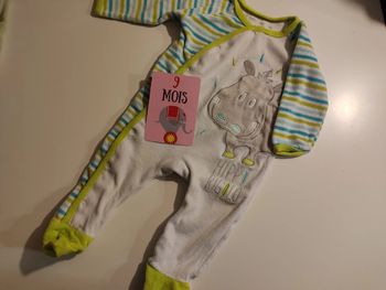 Pyjama velours taille 9 mois