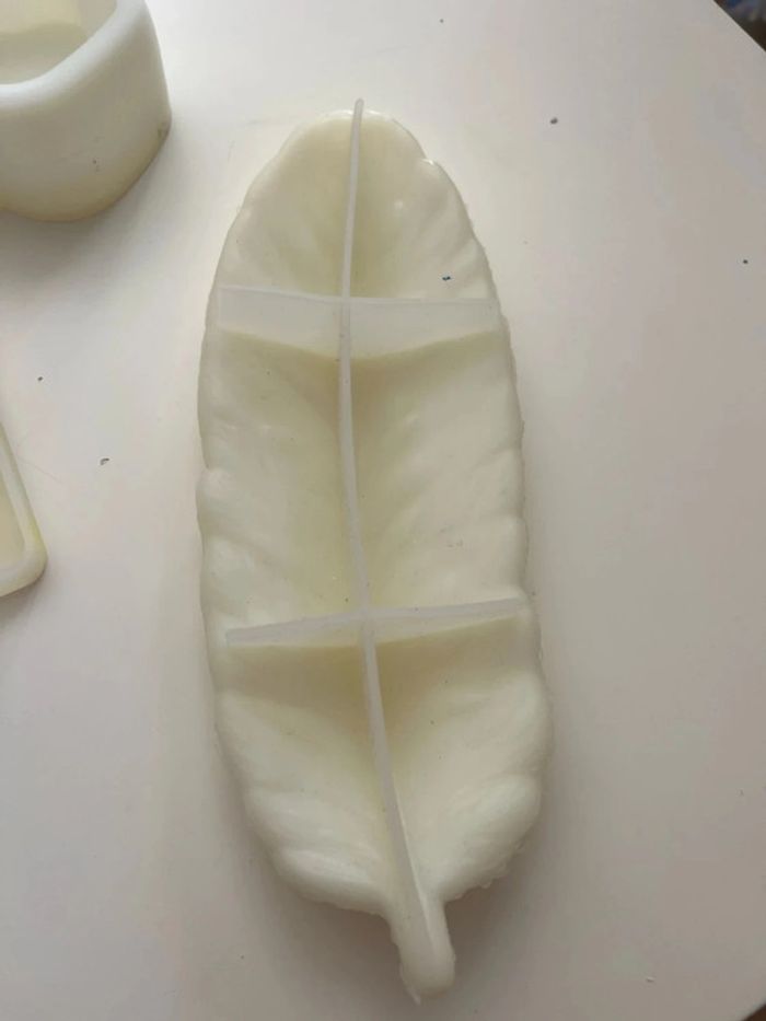Moule plume  en silicone. - photo numéro 2