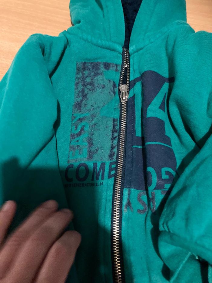 Veste chaude à capuche  taille  24moi - photo numéro 2