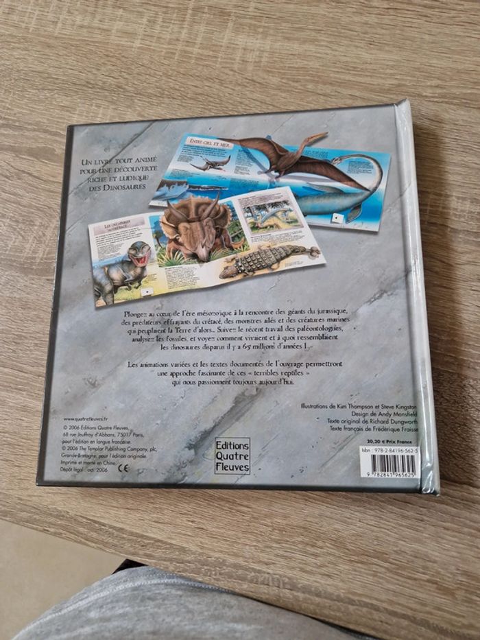 Livre : L'univers animé des dinosaures - photo numéro 4