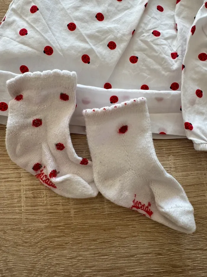 Joli ensemble blanc avec coccinelles Jacadi 3 mois TBE - photo numéro 5
