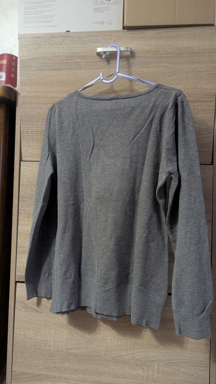 Pull gris - photo numéro 4