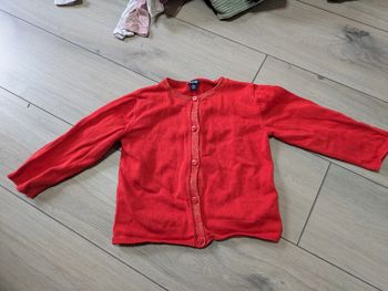 Gilet rouge paillettes Kiabi 18 mois