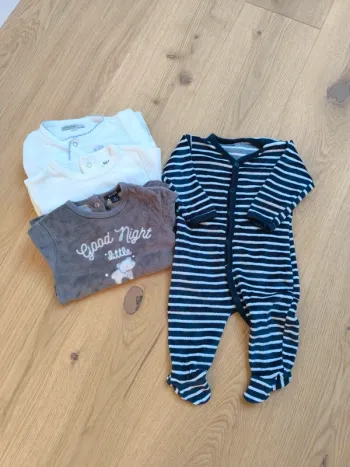 Lot 4 pyjamas velours 62 cm