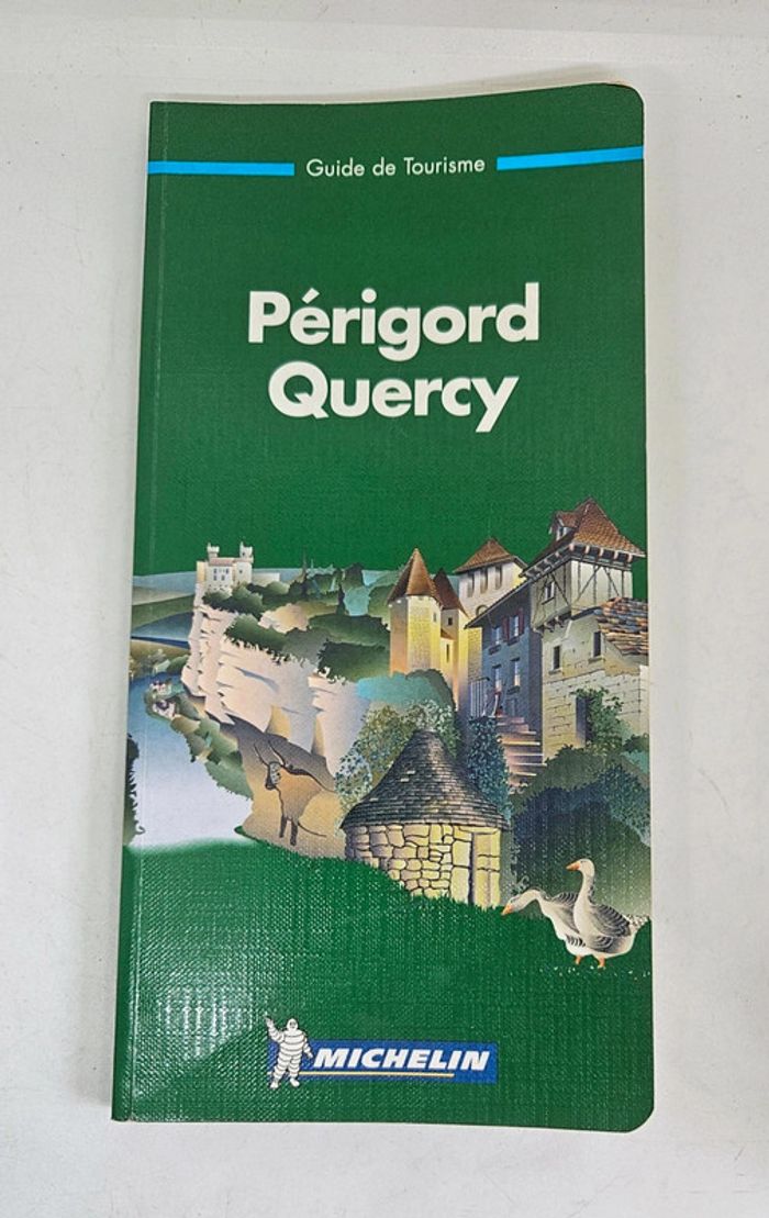 "Guide de tourisme. Michelin. Périgord Quercy".
250 pages.
ISBN : 2.06.034704.3