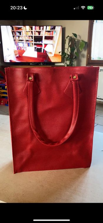 Sac rouge Avon Neuf
