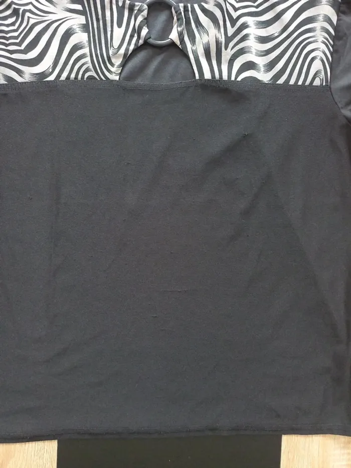 Tee-shirt noir fantaisie T.M/L - photo numéro 11