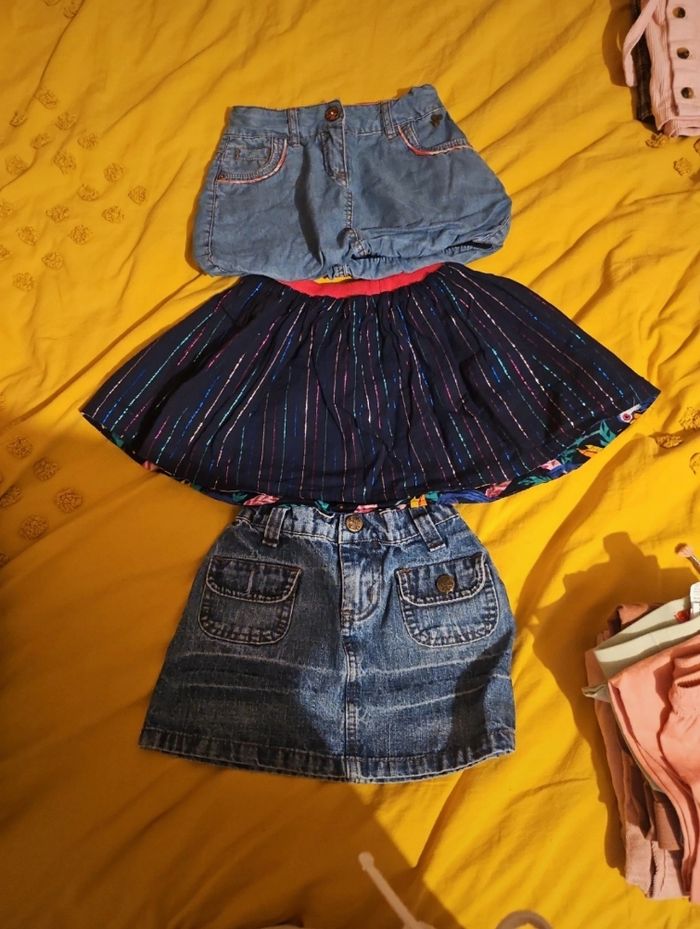 Lot jupe 4ans