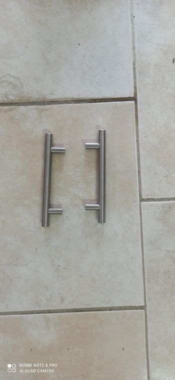 2 poignees de porte de meuble
