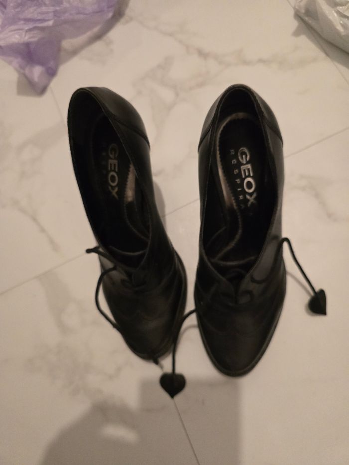 Chaussures a talons jamais portée - photo numéro 3
