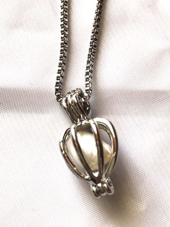 Collier Pendentif Petite Lanterne Perle Blanche Artificielle Bijou Argenté Fantaisie Hommes Femmes