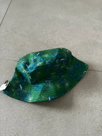 Bob vert et bleu, très bon état, taille unique