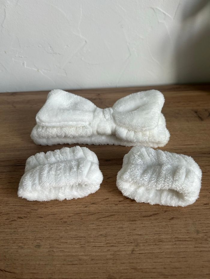 Ensemble soin/maquillage - bandeau et poignets