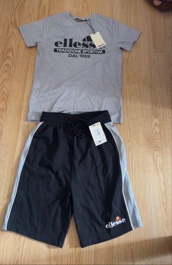 Ensemble ellesse